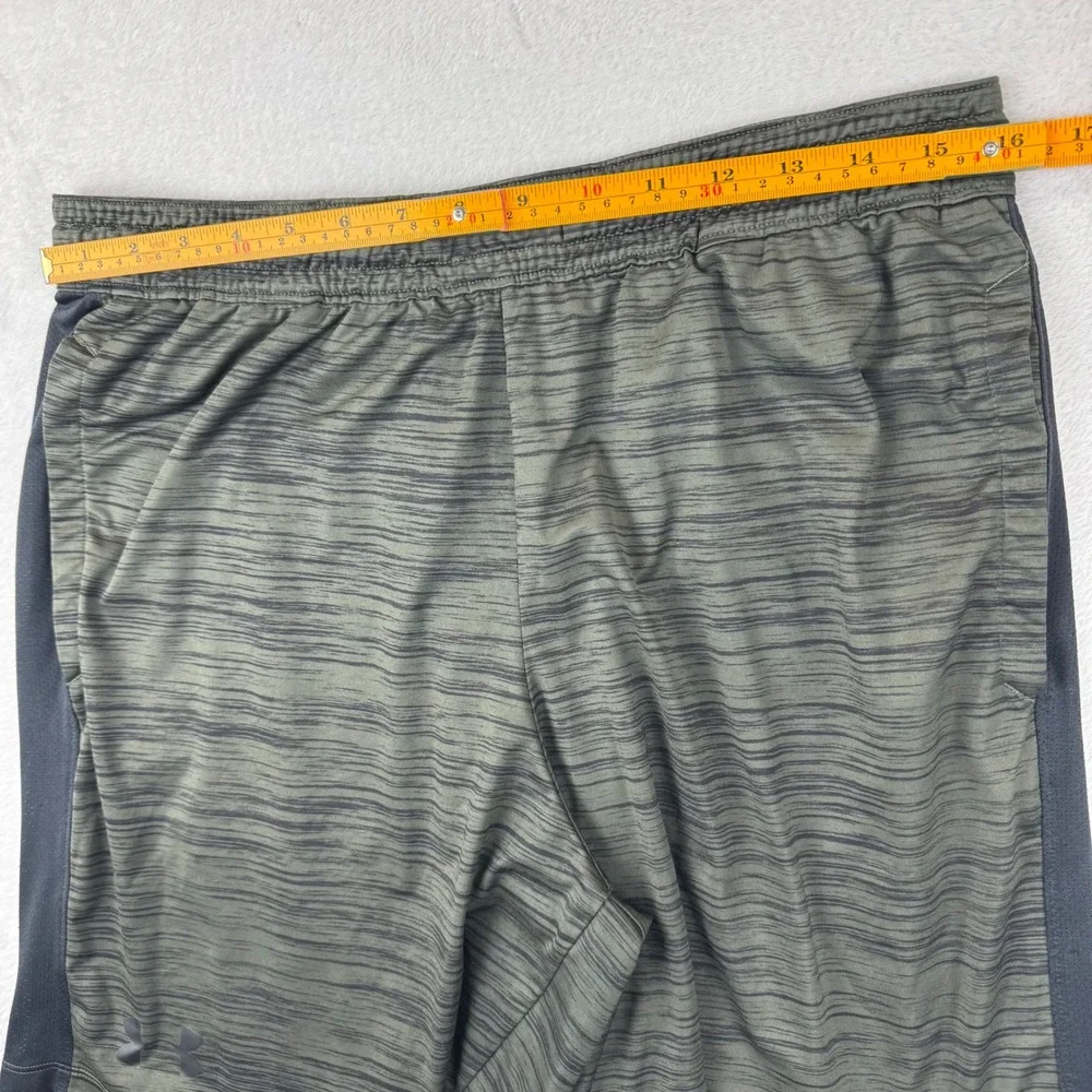 Under Armour Athletic Shorts Mens Large Green Space Dye HeatGear 8.5 Inseam